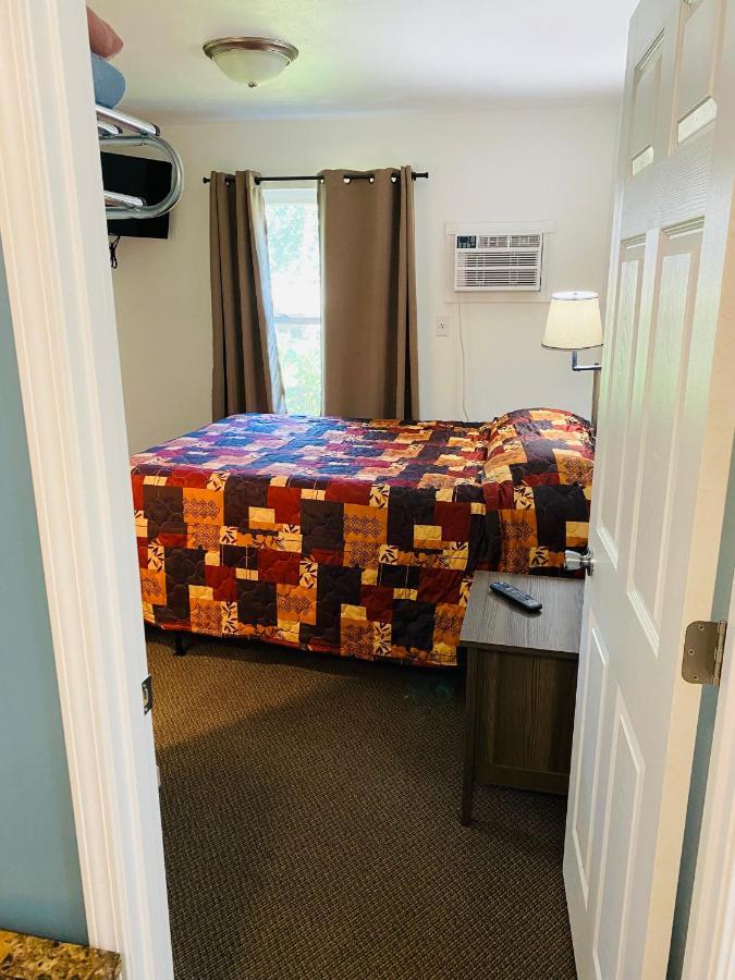 Scotty'S Motel Munising Exterior foto